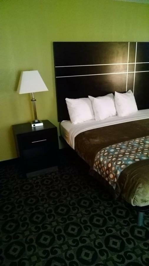 Travelodge By Wyndham Τόρινγκτον Εξωτερικό φωτογραφία
